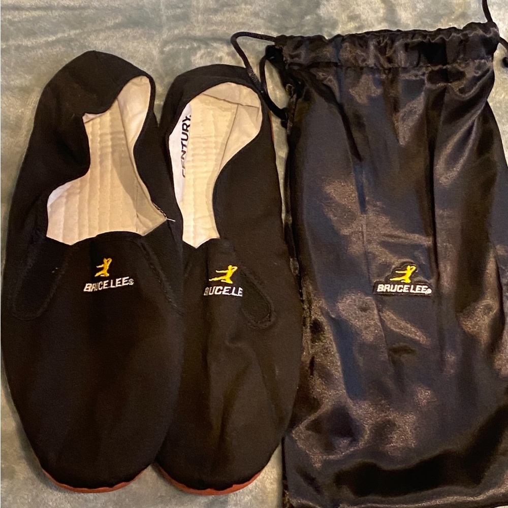 Bruce Lee Kung Fu Shoes, size 44, unisex, approx. Mens 9.5-10, Women’s 11